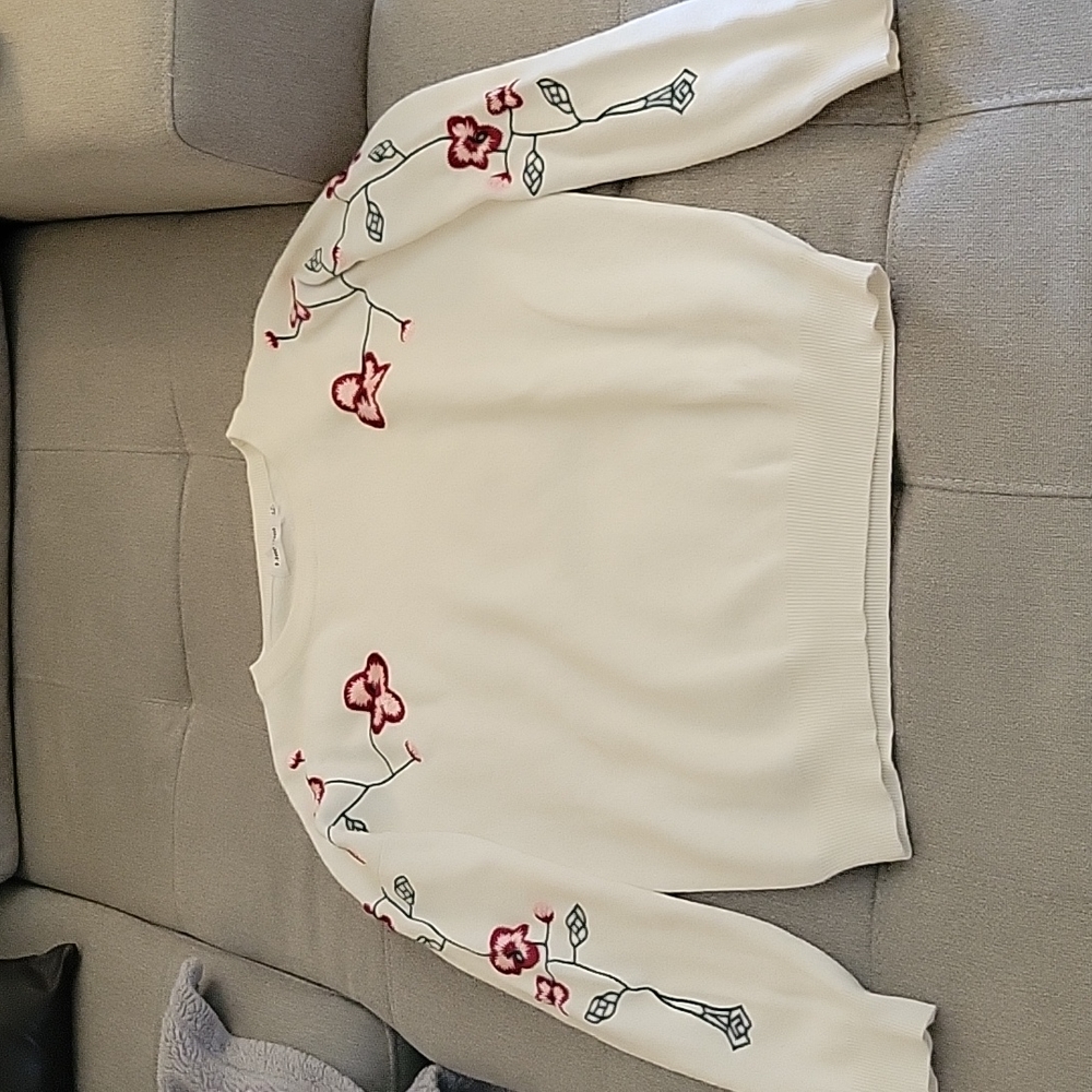 Floral Embroidered White Sweater